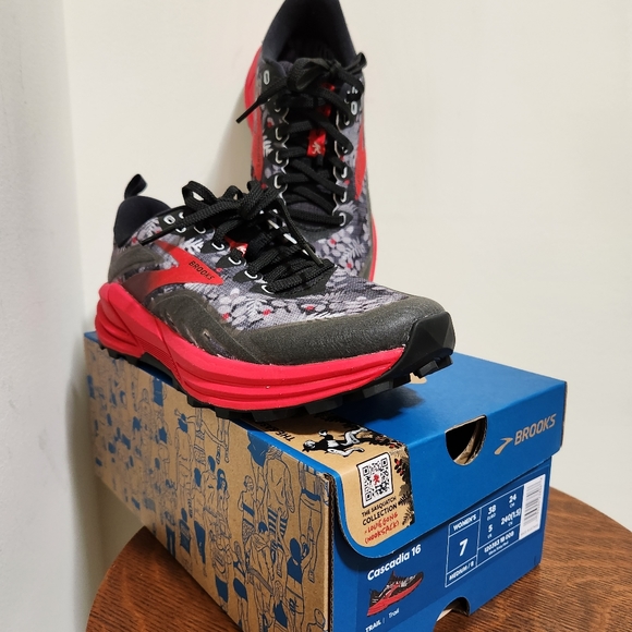 BROOKS CASCADIA 16 WOMEN'S TRAIL RUNNING SHOES LIMITED EDITION SASQUATCH 7 NEW - Picture 14 of 16